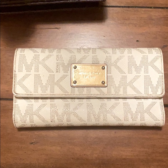 Michael Kors Handbags - MK Wallet
